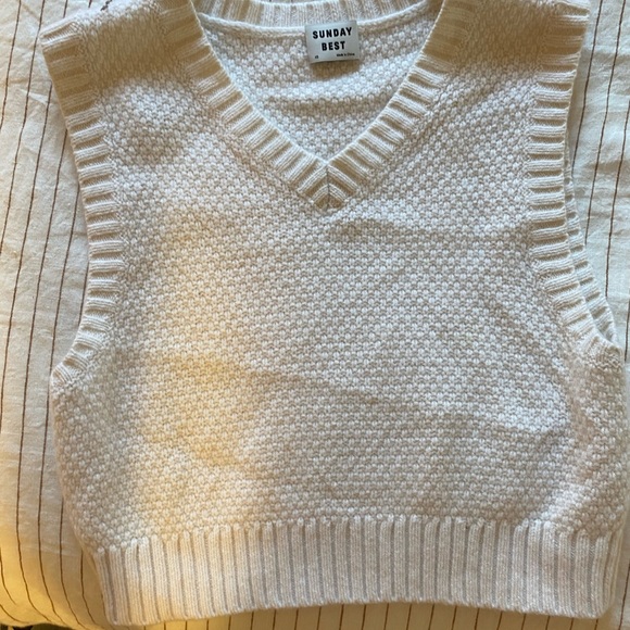 Aritzia woven cardigan ( crop length ) - Picture 2 of 3